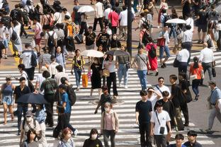 里程碑！布克代表太阳出战544场 排名太阳队史第10位